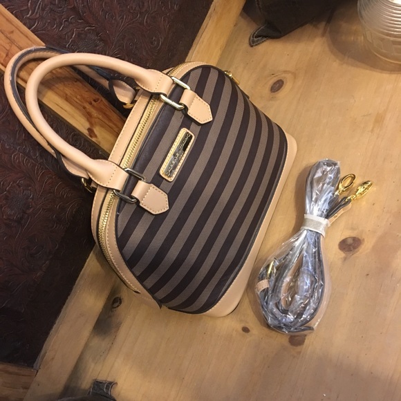 Adrienne Vittadini Handbags - Adrienne Vittadini stripe satchel w/shoulder strap